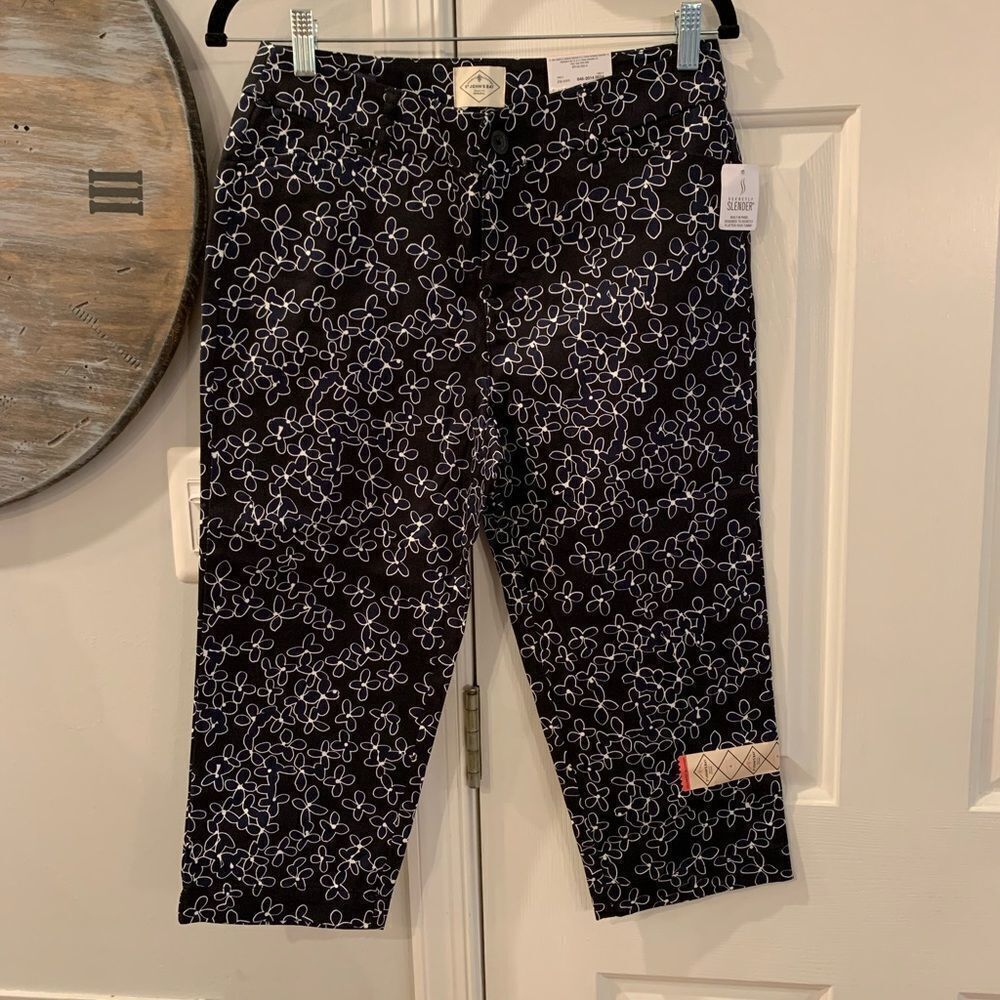 St. John’s Bay Secretly Slender Capri Pants sz 4